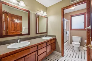 9118 Victoria Dr, Eden Prairie, MN 55347 - Photo 24