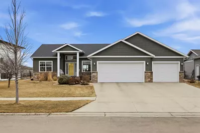 2218 41st Street S, Moorhead, MN 56560 - Photo 2