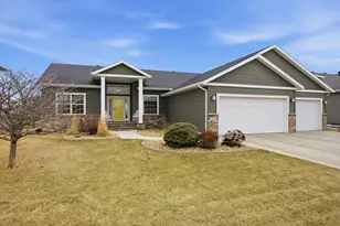 2218 41st St S, Moorhead, MN 56560 - Photo 2