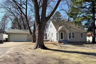 8032 Sunnyside Rd, Mounds View, MN 55112 - Photo 2