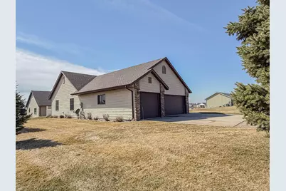 2953 9th Avenue SE, Willmar, MN 56201 - Photo 4