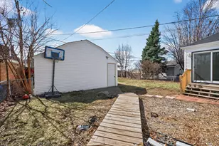 930 Hawthorne Ave E, Saint Paul, MN 55106 - Photo 24