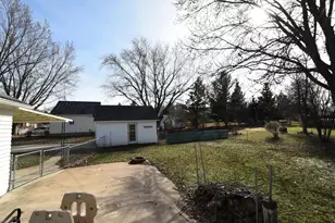 267 E 4th St, Zumbrota, MN 55992 - Photo 16