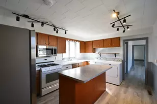 267 E 4th St, Zumbrota, MN 55992 - Photo 6