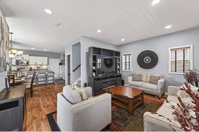 1109 Lawson Avenue E, Saint Paul, MN 55106 - Photo 2