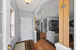 1109 Lawson Ave E, Saint Paul, MN 55106 - Photo 6