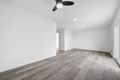 323 E 43rd Street, Minneapolis, MN 55409 - Photo 10