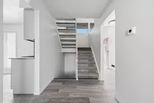 323 E 43rd St, Minneapolis, MN 55409 - Photo 24