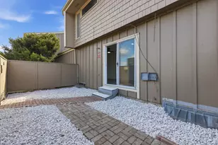 323 E 43rd St, Minneapolis, MN 55409 - Photo 32