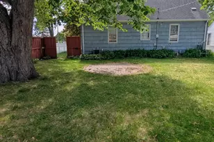 1444 St Albans St N, Saint Paul, MN 55117 - Photo 2