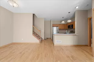 8624 Savanna Oaks, Woodbury, MN 55125 - Photo 4