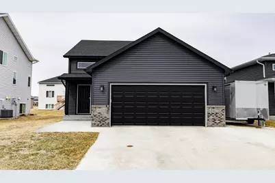 1132 46th Avenue S, Moorhead, MN 56560 - Photo 1