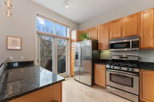 821 Thornton St SE, Minneapolis, MN 55414 - Photo 10
