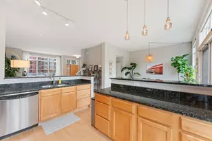 821 Thornton St SE, Minneapolis, MN 55414 - Photo 12