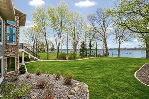 5256 Oxford St N, Shoreview, MN 55126 - Photo 2