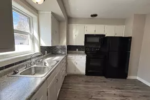 105 Arnold Ave N, Thief River Falls, MN 56701 - Photo 8