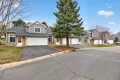 585 Mission Hills Way W, Chanhassen, MN 55317 - Photo 2