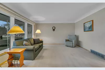 33 5th Avenue NW, Hutchinson, MN 55350 - Photo 8