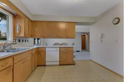 33 5th Avenue NW, Hutchinson, MN 55350 - Photo 12