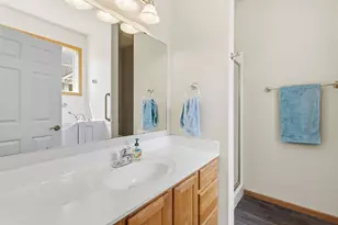 419 Meadowood Ln, Burnsville, MN 55337 - Photo 18