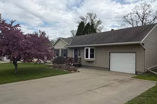 500 6th St NE, Stewartville, MN 55976 - Photo 2