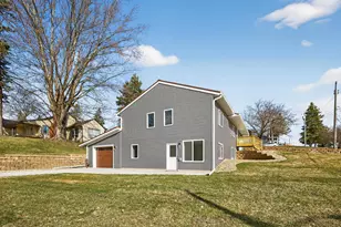 311 Highland Ct SW, Rochester, MN 55902 - Photo 4