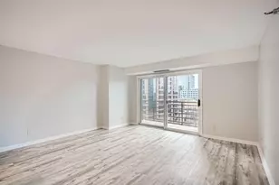 66 9th St E, Saint Paul, MN 55101 - Photo 4