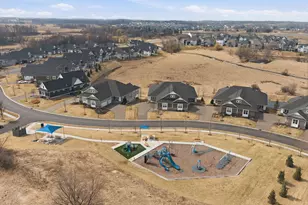 6105 Garland Ln N, Plymouth, MN 55446 - Photo 70