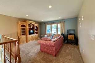 6933 Sumac Ct, Centerville, MN 55038 - Photo 14