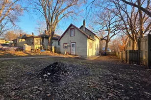 1123 6th St E, Saint Paul, MN 55106 - Photo 20