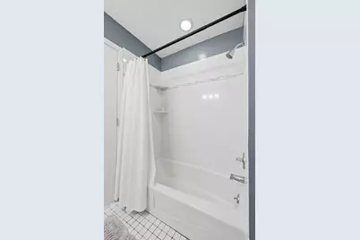 2867 Kenwood Isles Drive, Minneapolis, MN 55408 - Photo 30