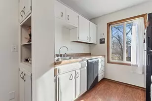 10750 Rockford Rd, Plymouth, MN 55442 - Photo 8