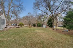 2820 Washta Bay Rd, Chanhassen, MN 55331 - Photo 30