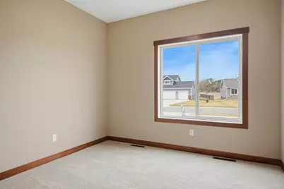 1306 18th Street NE, Austin, MN 55912 - Photo 18