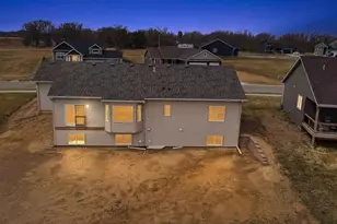 1306 18th St NE, Austin, MN 55912 - Photo 46