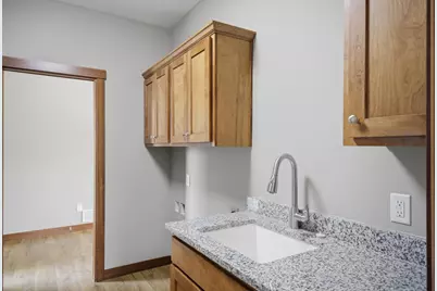 1306 18th Street NE, Austin, MN 55912 - Photo 8