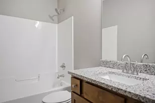 1306 18th St NE, Austin, MN 55912 - Photo 34