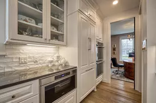 208 Byrondale Ave, Wayzata, MN 55391 - Photo 8