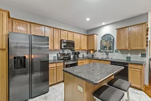 5787 Prairie Ridge Dr, Shoreview, MN 55126 - Photo 4