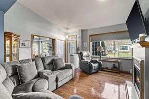 5787 Prairie Ridge Dr, Shoreview, MN 55126 - Photo 6