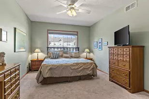 5787 Prairie Ridge Dr, Shoreview, MN 55126 - Photo 16