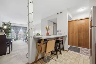 66 9th St E, Saint Paul, MN 55101 - Photo 8