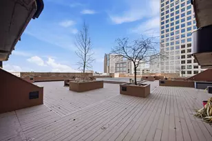 66 9th St E, Saint Paul, MN 55101 - Photo 22