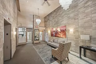 66 9th St E, Saint Paul, MN 55101 - Photo 2