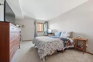 66 9th St E, Saint Paul, MN 55101 - Photo 18