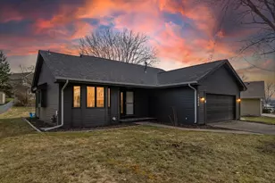 16408 Griffon Trail, Lakeville, MN 55044 - Photo 4