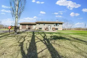 11048 Alcott Dr, Sauk Centre Township, MN 56378 - Photo 2