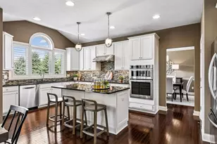 10000 Frederick Pl, Eden Prairie, MN 55347 - Photo 10