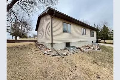 828 W Birch Avenue, Fergus Falls, MN 56537 - Photo 56