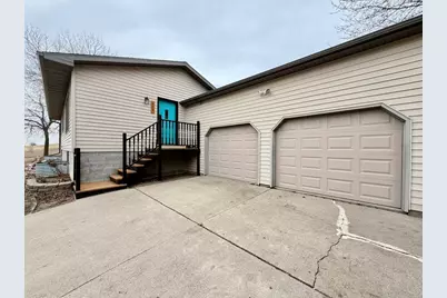 828 W Birch Avenue, Fergus Falls, MN 56537 - Photo 6